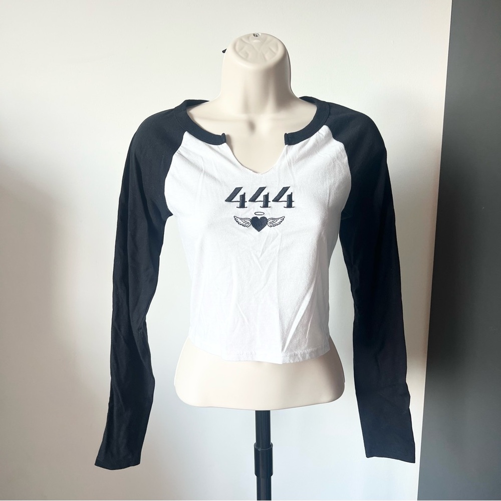 Rue21 Embroidered 444 Angel Number Raglan Long Sleeve Top - Black & White Size M